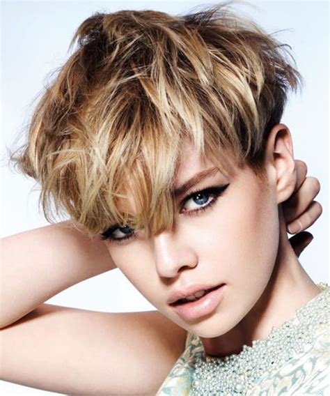 trendy short haircuts 2017 .